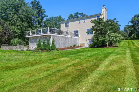 Exterior - 20 Ridgewood Ct, North Haven, CT 06473 photo 1 of 6