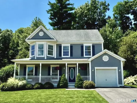 4 Rockledge Ln, Canton, CT 06019