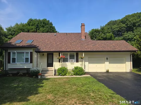 19 Topsail Ln, Mystic, CT 06355