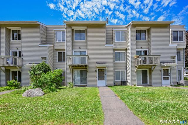 27 Cottonwood Rd #27, Newington, CT 06111