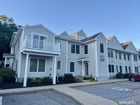 130 Meridian St #309, Groton, CT 06340
