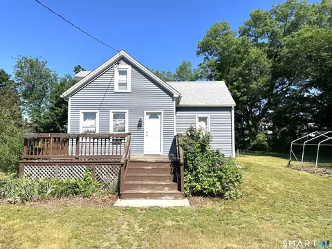 61 Clark Ave, North Haven, CT 06473