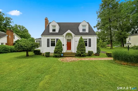 141 Elm St, Windsor Locks, CT 06096