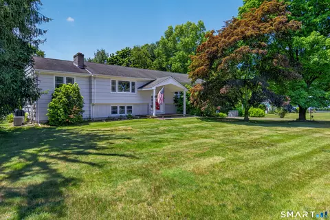 16 Williamsburg Dr, Orange, CT 06477