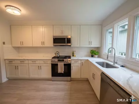 8 Lyle Ct #G, Farmington, CT 06032