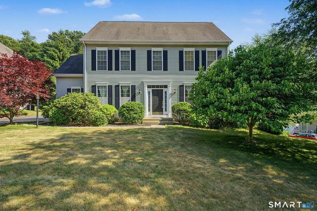 25 Fenwick Dr, Avon, CT 06001