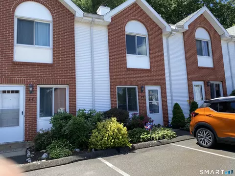 585 Park Rd #5-8, Waterbury, CT 06708