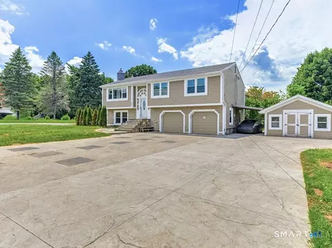 127 Eaton St, Oakville, CT 06779
