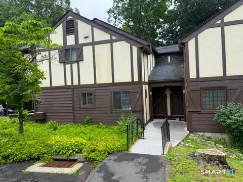 10 Tara Dr #10, Brookfield, CT 06804