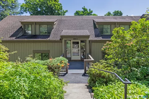 22 Heritage Vlg #B, Southbury, CT 06488