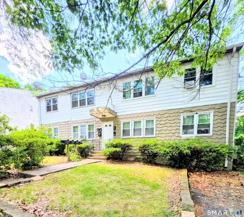 55 Oak Ridge Dr #58, New Haven, CT 06513