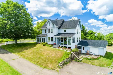 1316 Whirlwind Hill Rd, Wallingford, CT 06492