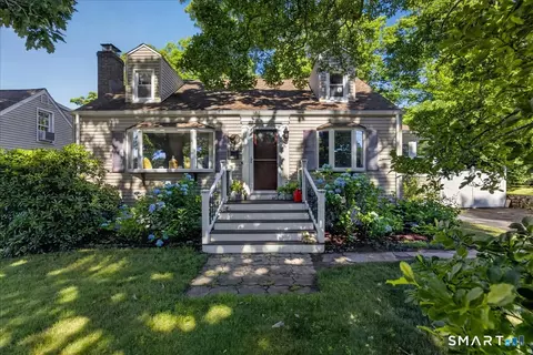 52 Hillside Ave, West Haven, CT 06516