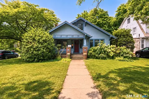 1822 Whitney Ave, Hamden, CT 06517