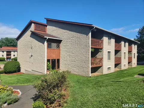 18 Prospect St #81, Manchester, CT 06040