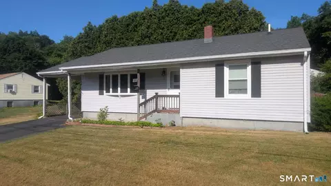 2 Rachel Dr, North Grosvenor Dale, CT 06255