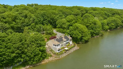 500 River Rd, Stratford, CT 06614
