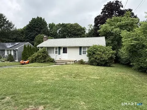 31 Charles St, Plantsville, CT 06479