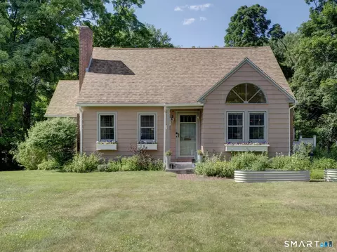 61 Hillcrest Rd, Glastonbury, CT 06033
