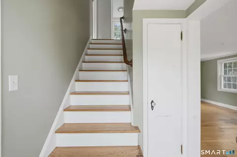 Entry Way - 33 Byrd Rd, Wethersfield, CT 06109 photo 2 of 2