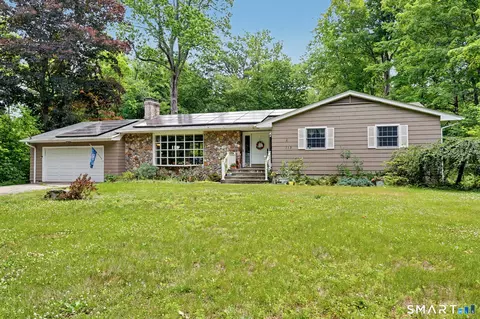 215 Hillfield Rd, Hamden, CT 06518