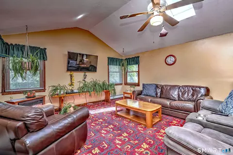 Living - 6 Ferguson Rd, Hamden, CT 06518 photo 4 of 7
