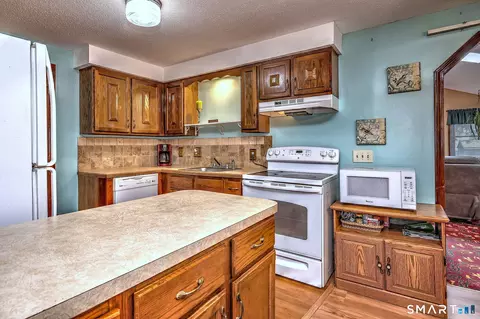 Kitchen - 6 Ferguson Rd, Hamden, CT 06518 photo 3 of 3