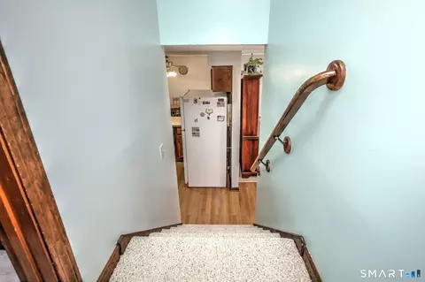 Entry Way - 6 Ferguson Rd, Hamden, CT 06518 photo 2 of 3