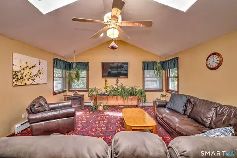 Living - 6 Ferguson Rd, Hamden, CT 06518 photo 2 of 7