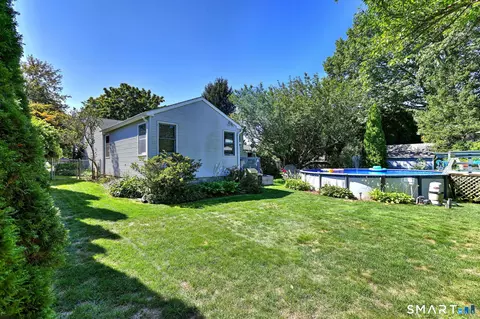 Exterior - 6 Ferguson Rd, Hamden, CT 06518 photo 5 of 9