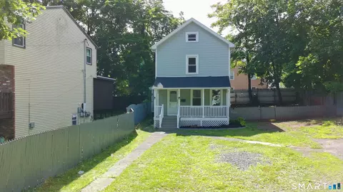 28 Quinlan Ave, Meriden, CT 06451