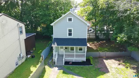 28 Quinlan Ave, Meriden, CT 06451