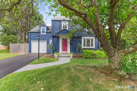42 Gifford Rd, West Hartford, CT 06119