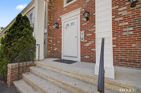 10 Scuppo Rd #A10, Danbury, CT 06811
