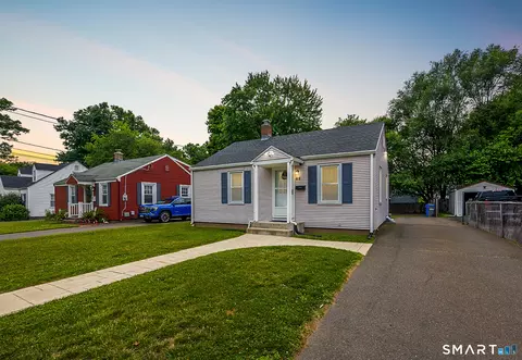 62 Essex St, Manchester, CT 06040