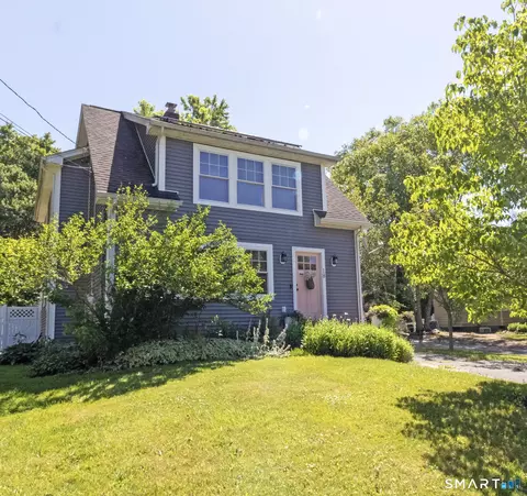18 Hicksville Rd, Cromwell, CT 06416