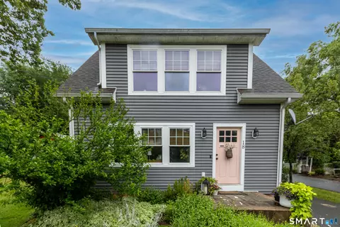 18 Hicksville Rd, Cromwell, CT 06416