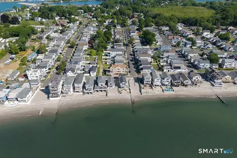 41 Deerfield Ave, Milford, CT 06460