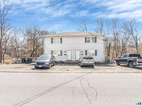 2 Fern St, Danbury, CT 06811