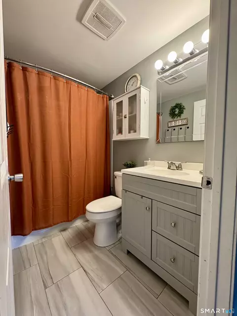 Bath - 57 Litchfield Ave, Killingly, CT 06263 photo 1 of 1