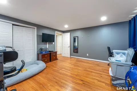 Bedroom - 106 Mcdermott Cir, Hamden, CT 06514 photo 4 of 6