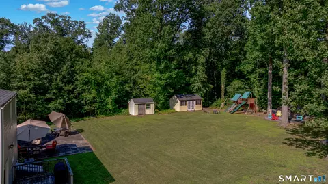 Exterior - 106 Mcdermott Cir, Hamden, CT 06514 photo 4 of 8