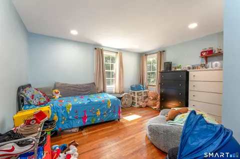 Bedroom - 106 Mcdermott Cir, Hamden, CT 06514 photo 5 of 6