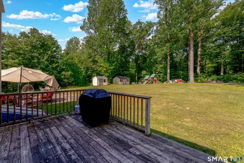 Exterior - 106 Mcdermott Cir, Hamden, CT 06514 photo 5 of 8