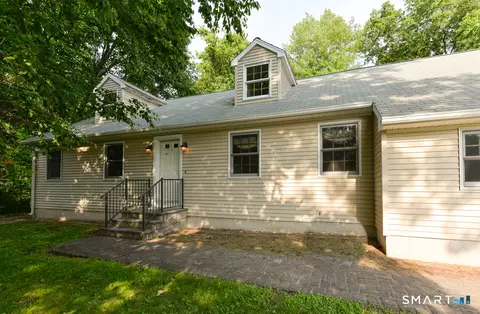 53 Holbrook Rd, Seymour, CT 06483