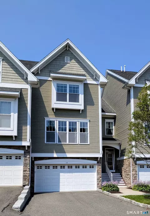 68 Lawrence Ave #68, Danbury, CT 06810