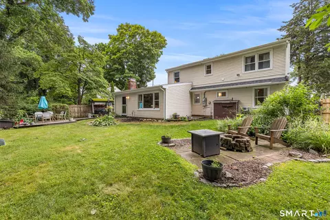 122 Wepawaug Dr, Milford, CT 06461
