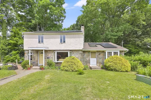 33 Chambers St, Manchester, CT 06042