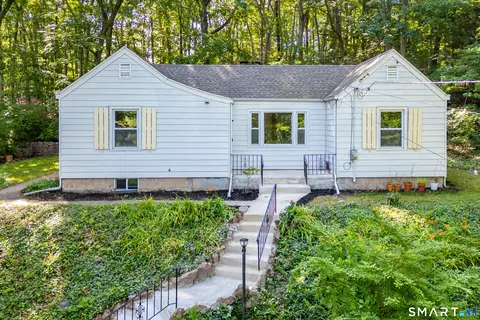 88 Grannis St, East Haven, CT 06512
