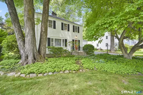 41 Sequin Rd, West Hartford, CT 06117